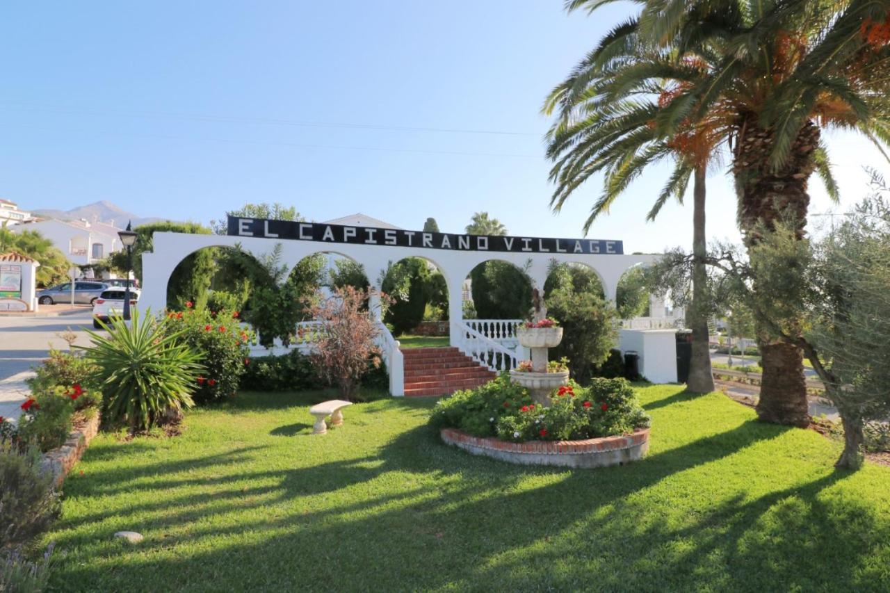 Capistrano Village B, 1 Bedroom + Free Wi-Fi Nerja Exteriör bild