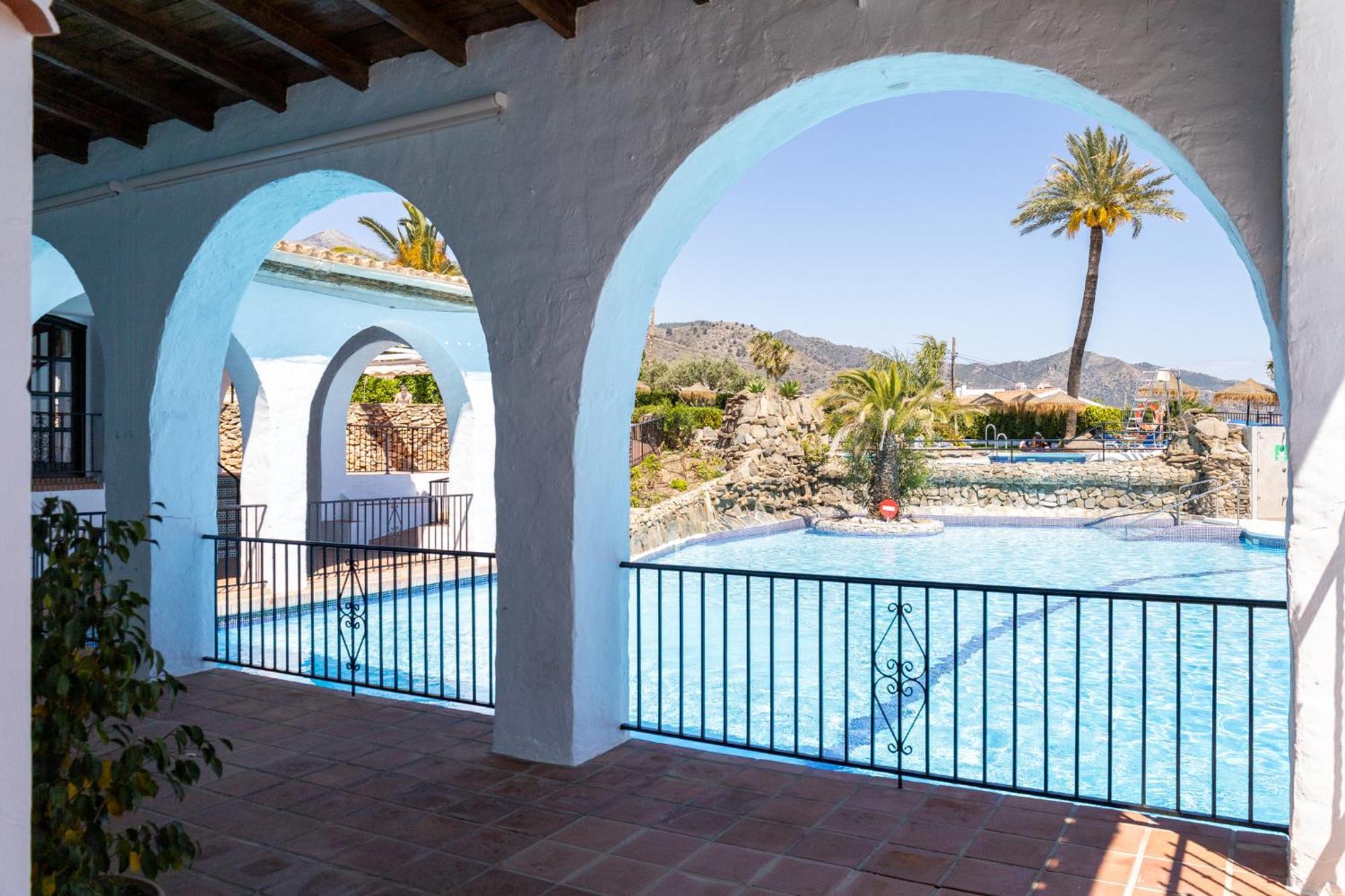 Capistrano Village B, 1 Bedroom + Free Wi-Fi Nerja Exteriör bild