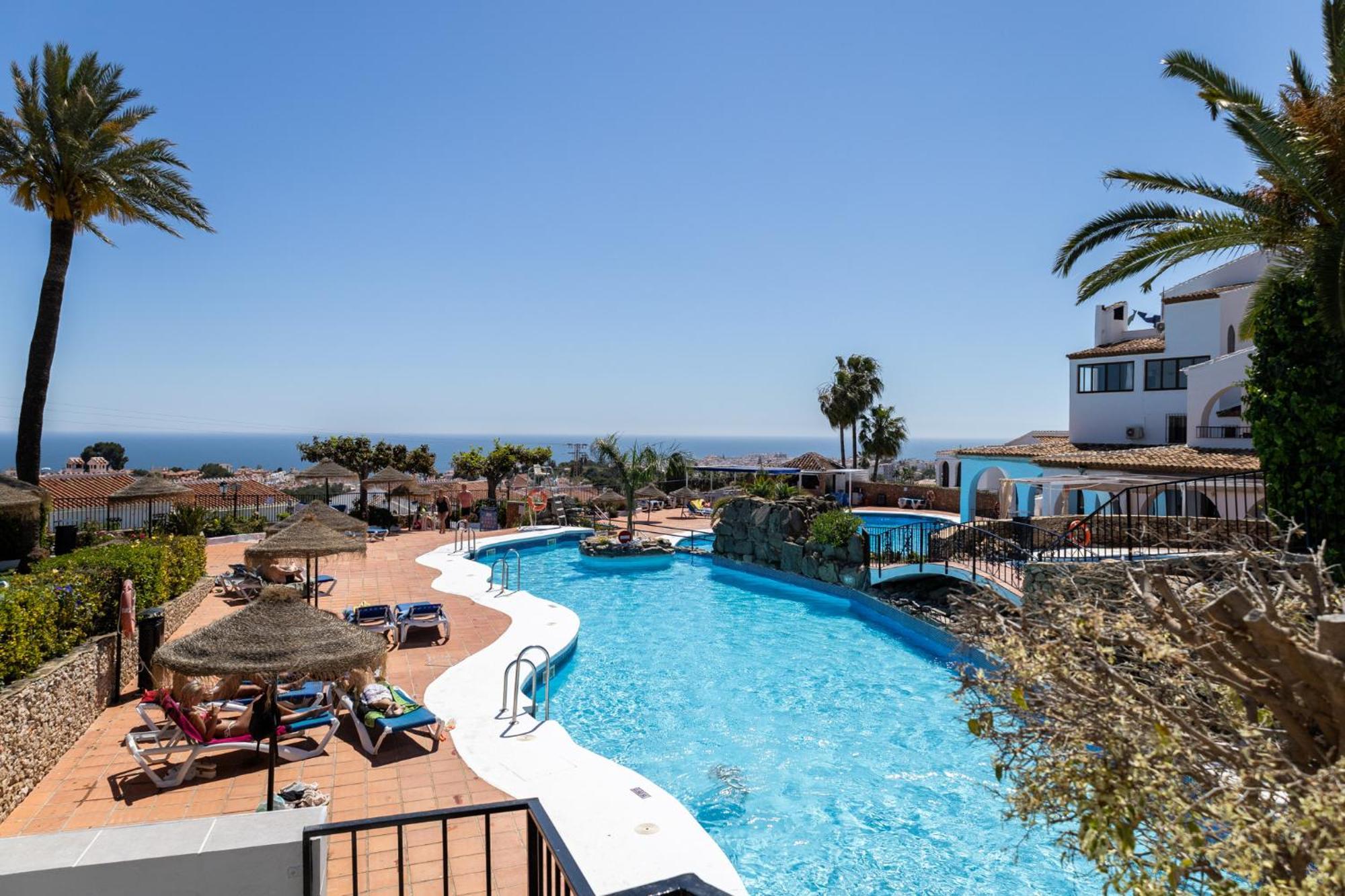 Capistrano Village B, 1 Bedroom + Free Wi-Fi Nerja Exteriör bild