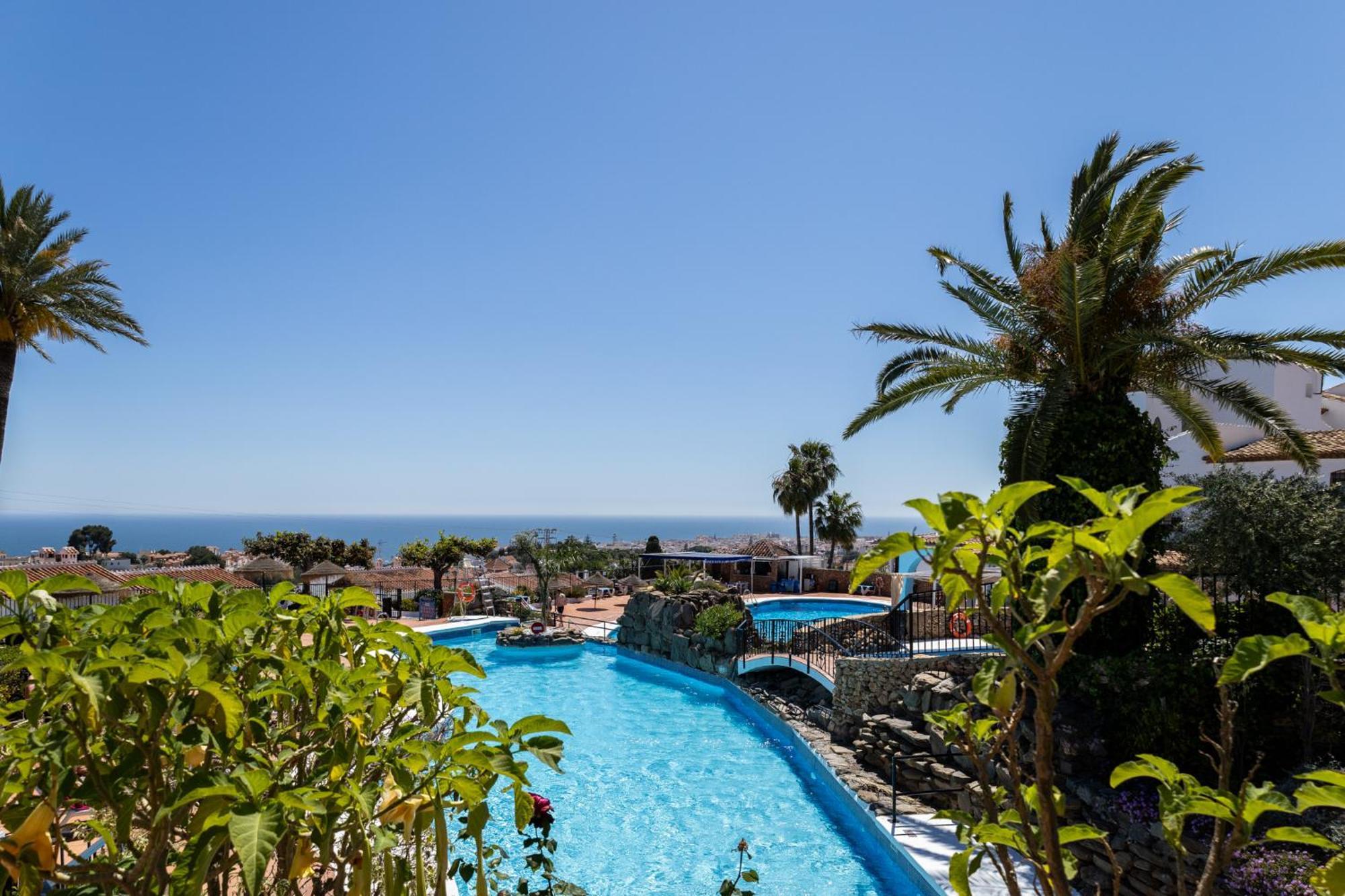 Capistrano Village B, 1 Bedroom + Free Wi-Fi Nerja Exteriör bild