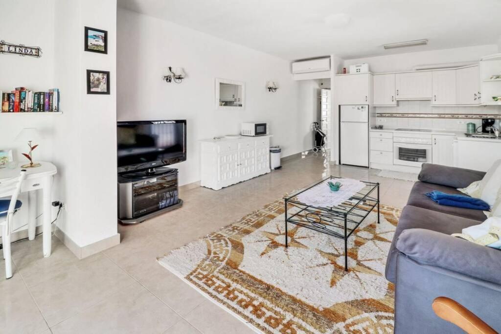 Capistrano Village B, 1 Bedroom + Free Wi-Fi Nerja Exteriör bild