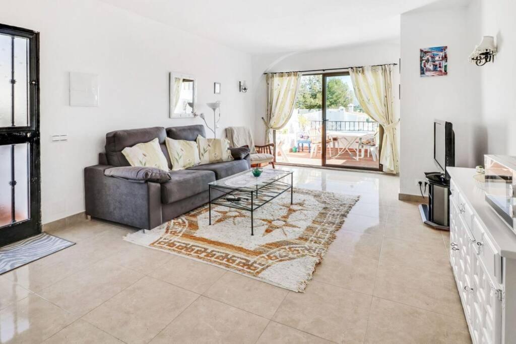 Capistrano Village B, 1 Bedroom + Free Wi-Fi Nerja Exteriör bild